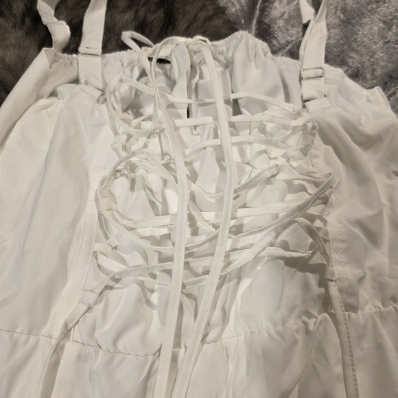 Elegant White Women's Skirt - Picture 4 of 10